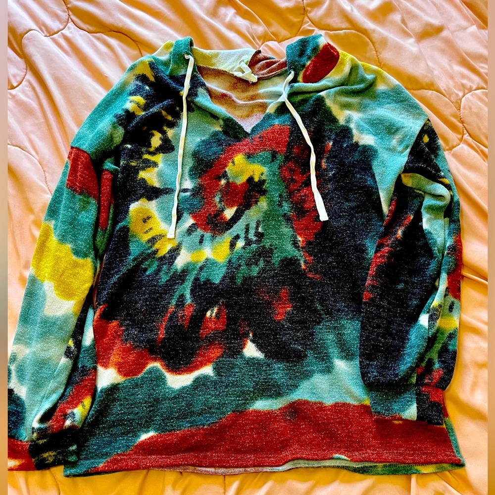 Women’s hooded pullover